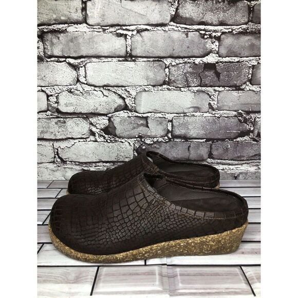 Elite By Walking Cradles Brown Leather Croc Comfort SlipOn Cork Clogs Women Sz 8 - Picture 16 of 16